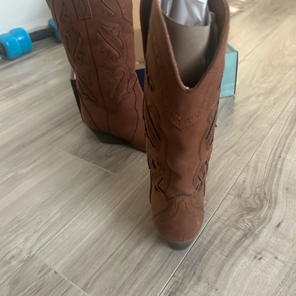 Magellan Outdoors Women's Meredith Chopout Western Boots - Picture 5 of 5